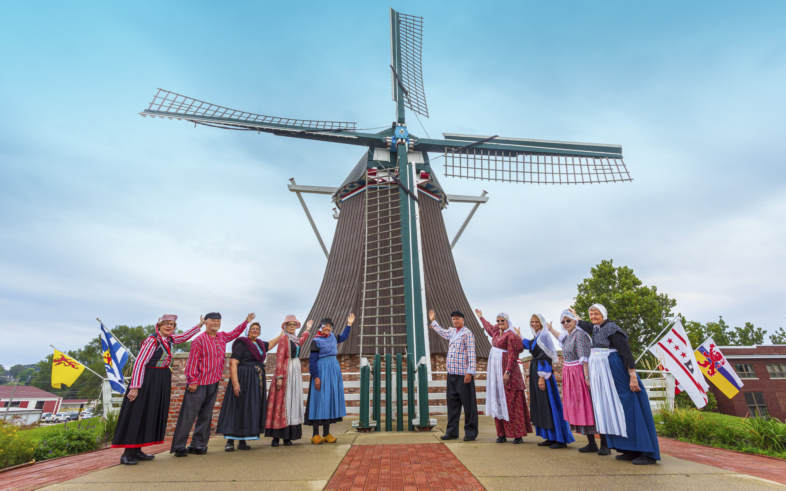 Fulton-Windmill w volunteers in costume