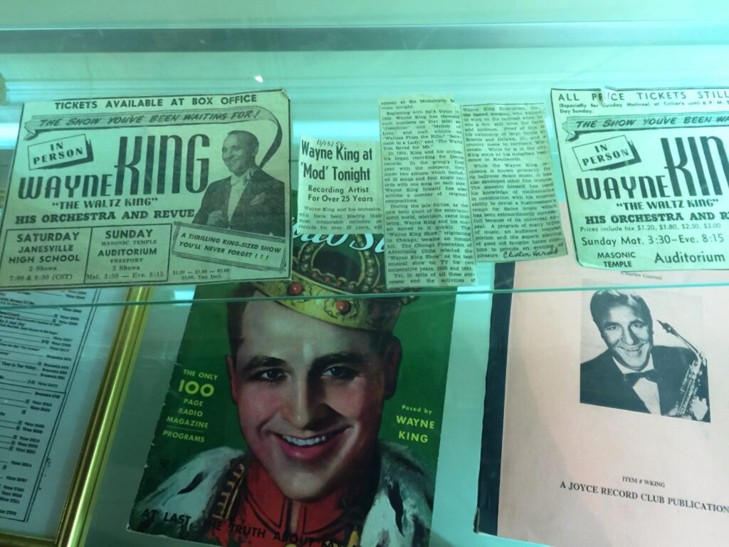 Savanna Museum Wayne King Collection
