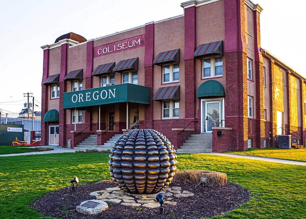 Oregon Coliseum of Art, Antiques & Americana