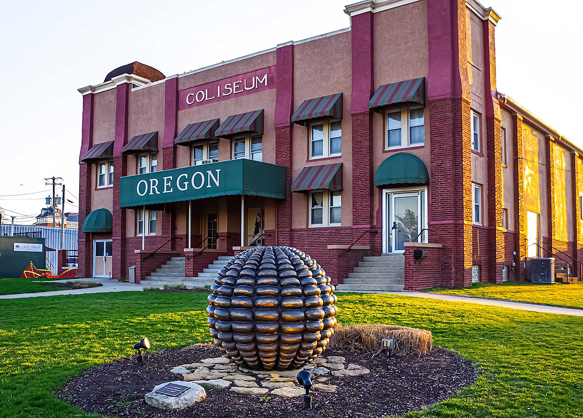 Oregon Coliseum of Art, Antiques & Americana